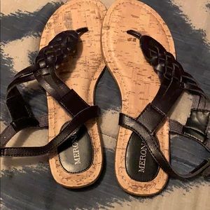 EUC Size 6 ladies black sandals